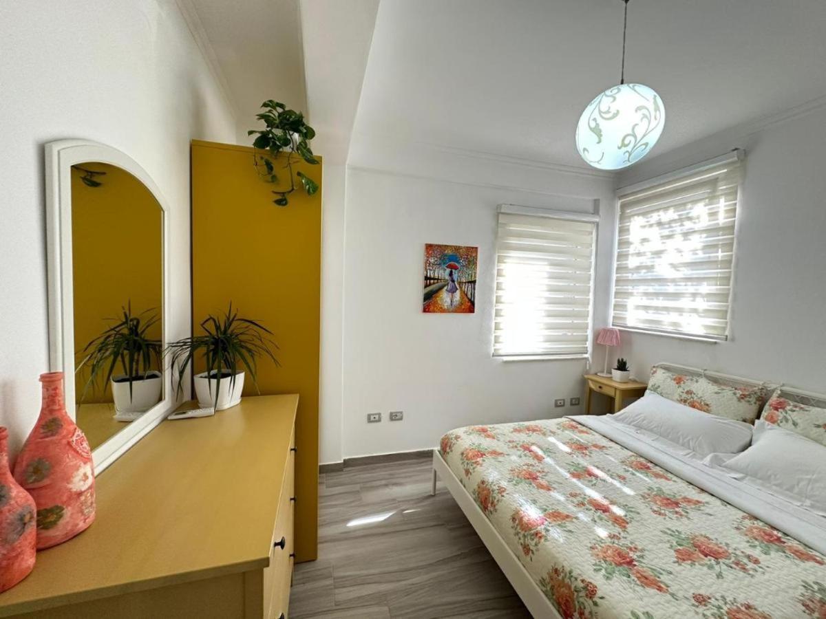 Vlorë Sofia'S Holiday Apartment מראה חיצוני תמונה