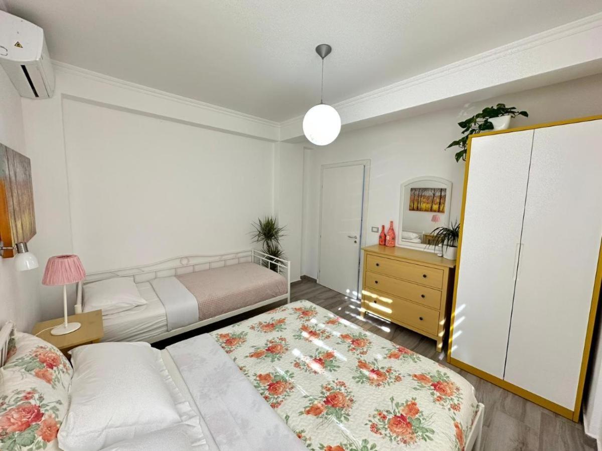 Vlorë Sofia'S Holiday Apartment מראה חיצוני תמונה