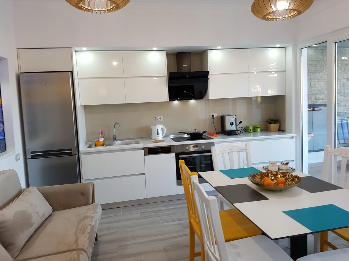 Vlorë Sofia'S Holiday Apartment מראה חיצוני תמונה